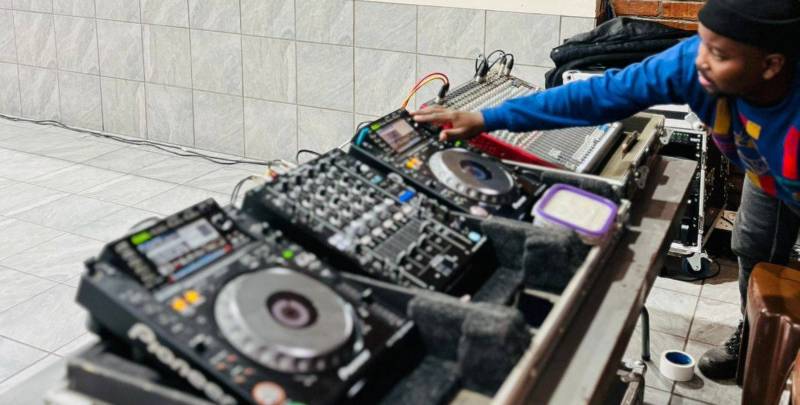 Cdj and controllers