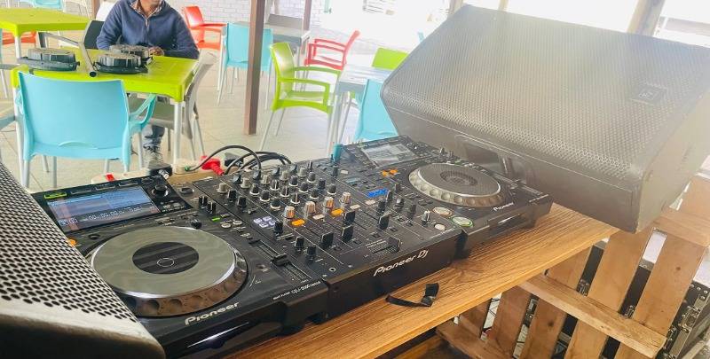 Complete dj setup
