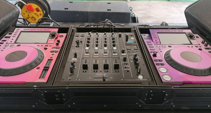Dj decks