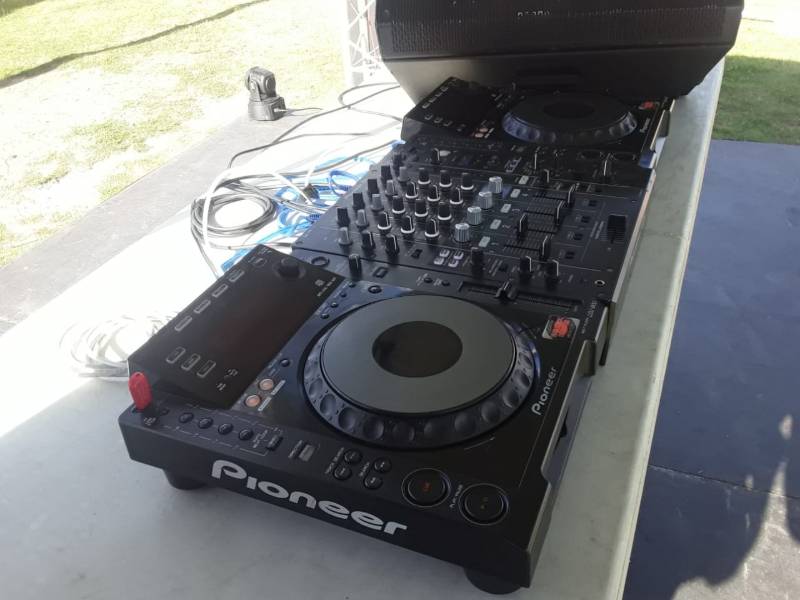 Dj equipment